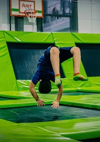 Безопасное обучение трюкам